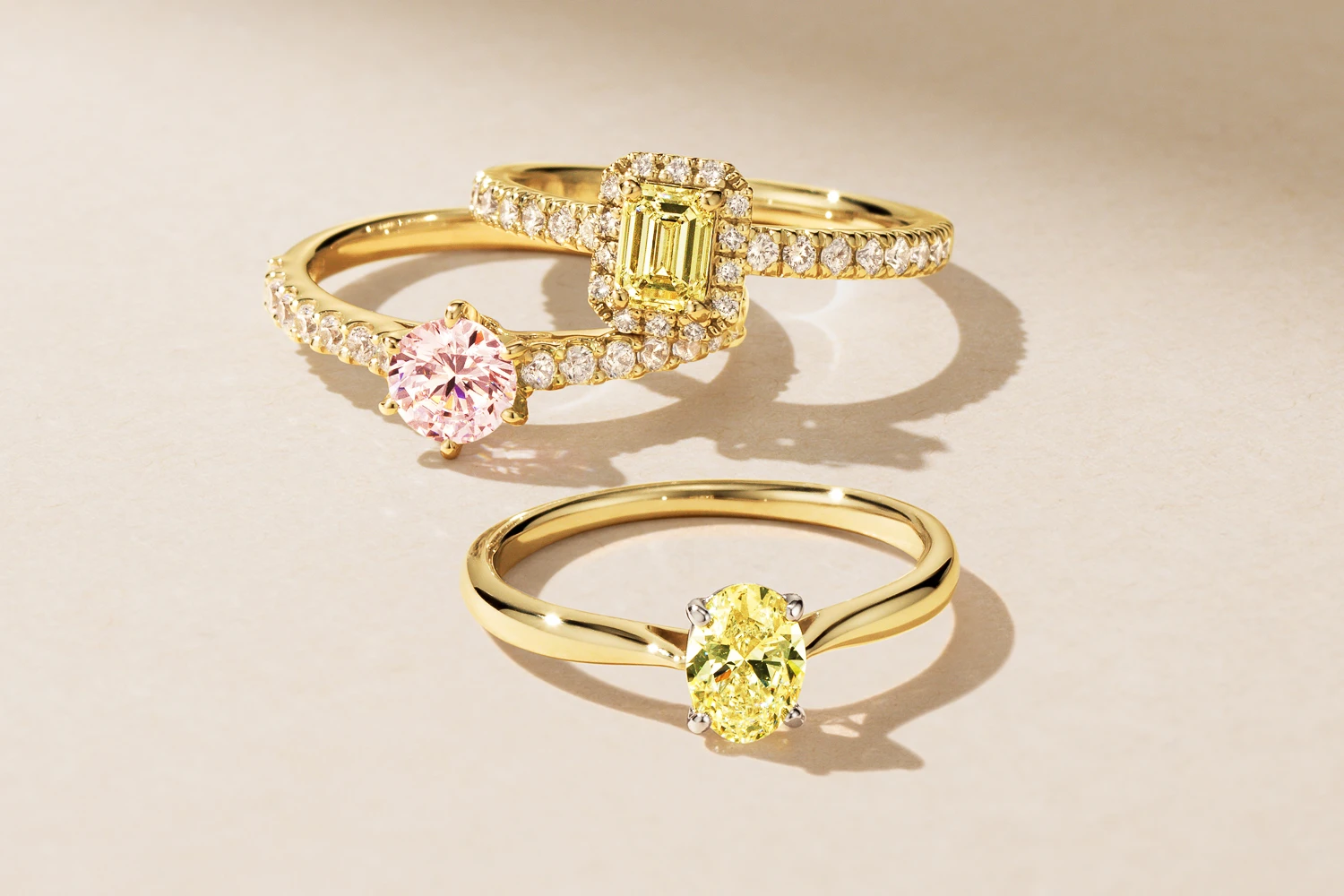 カラーダイヤモンドの婚約指輪