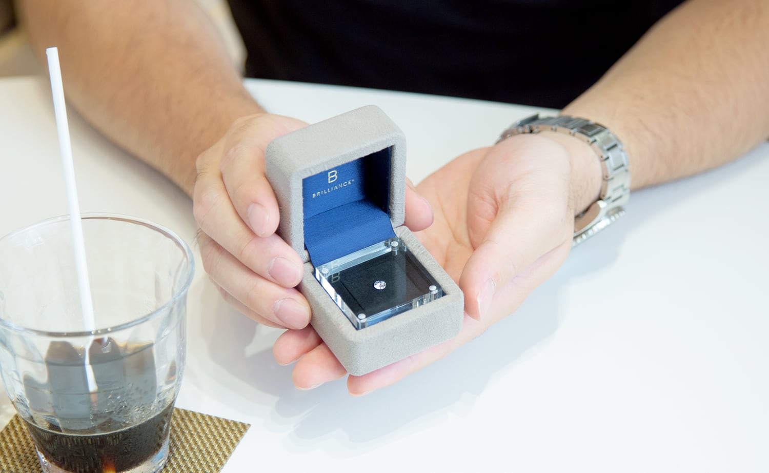 新しい時代を一緒に:REIWAダイヤモンドが生んだプロポーズストーリー