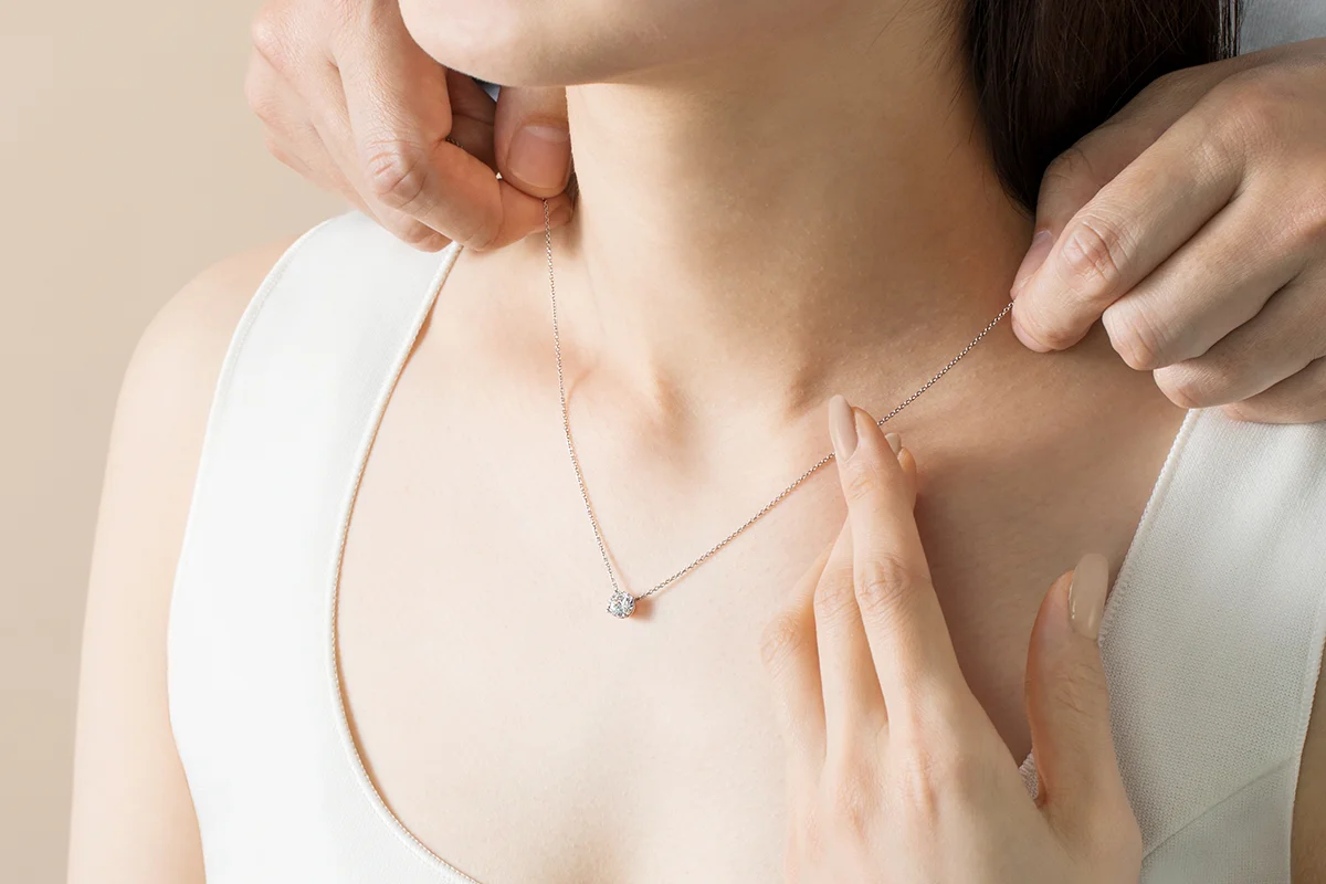 婚約ネックレス