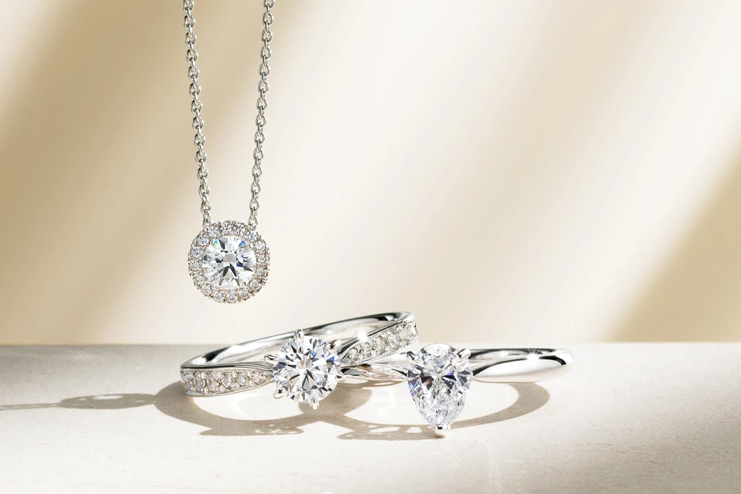 婚約指輪・婚約ネックレス