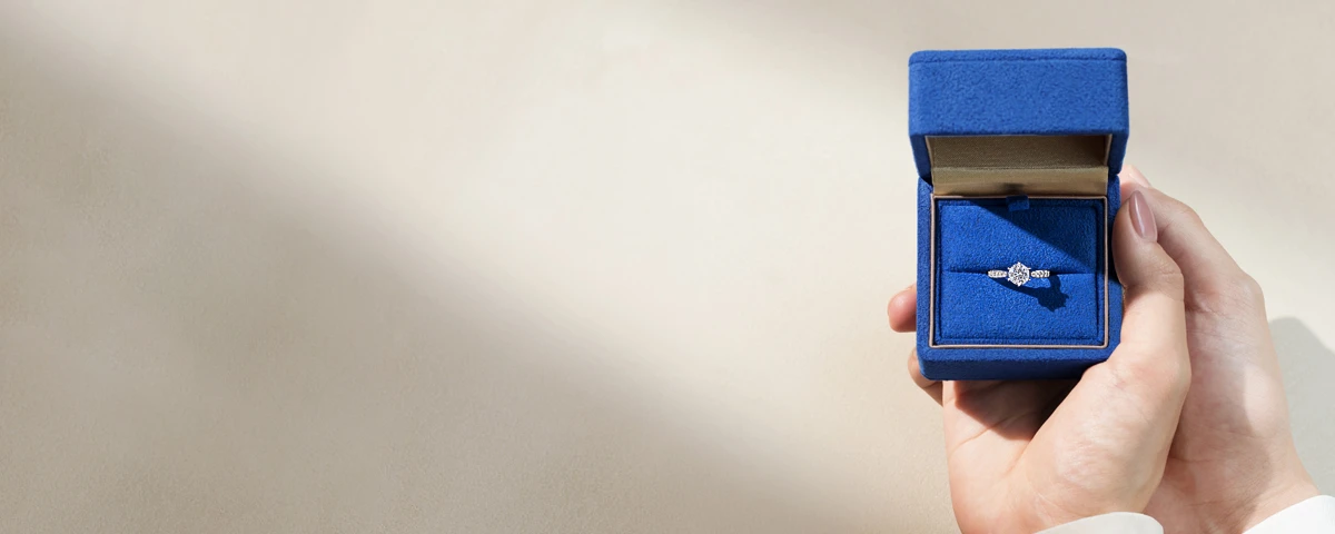 思い出の日付で選ぶ<br>アニバーサリーダイヤモンド