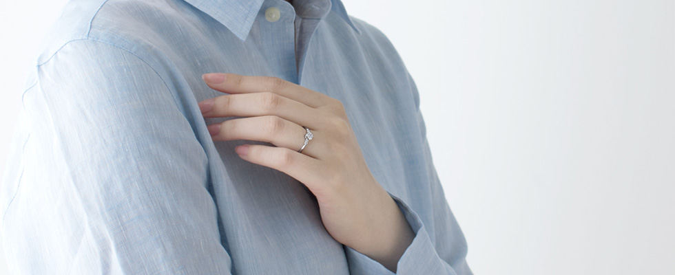 婚約指輪は一緒に買う?それとも自分で買う?画像