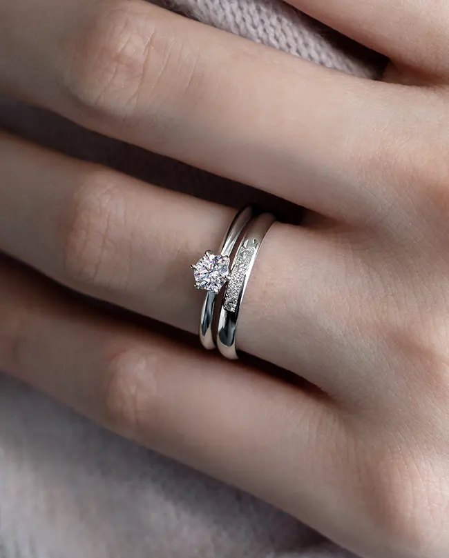 おすすめコーデ集】婚約指輪・結婚指輪の重ね付け（セットリング