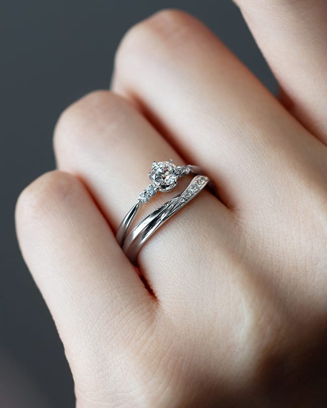 婚約指輪 結婚指輪の重ね付け セットリング Brilliance