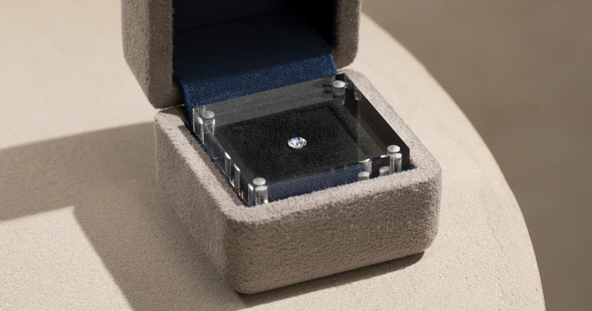 品質にこだわる彼が選んだ、1周年のサプライズを彩るプロポーズダイヤモンド