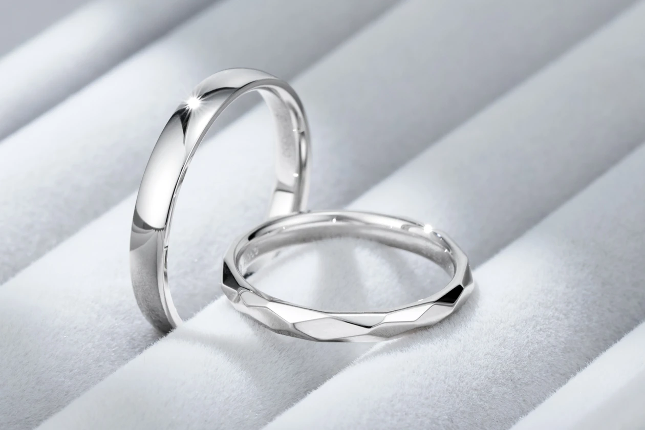 普段使いのジュエリーと合わせる？あえて変える？色味選びの答えは