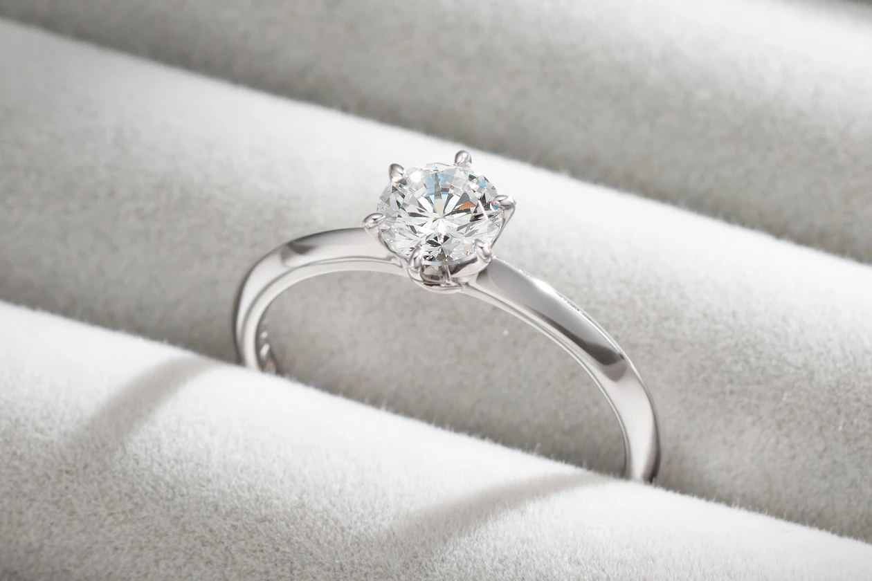 「シンプルの中に宿る自分らしさ」が決め手に