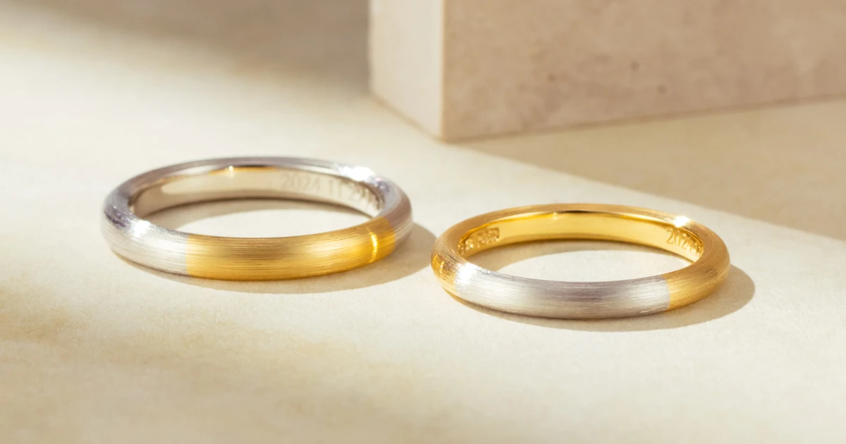 シンプルな中に個性が光る。色味を反転させてオーダーしたコンビネーションの結婚指輪