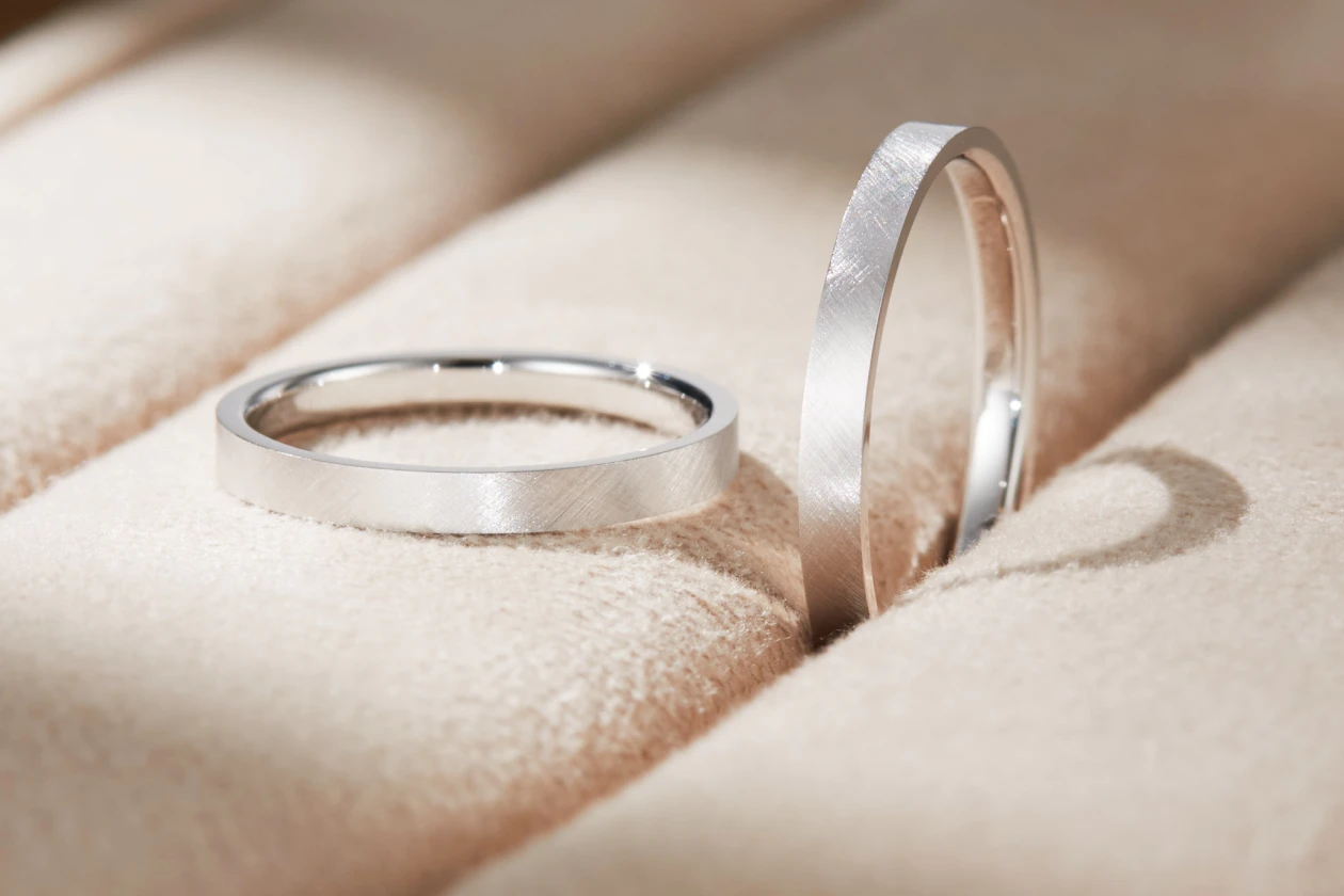 お手持ちのリングと自然に調和する結婚指輪に