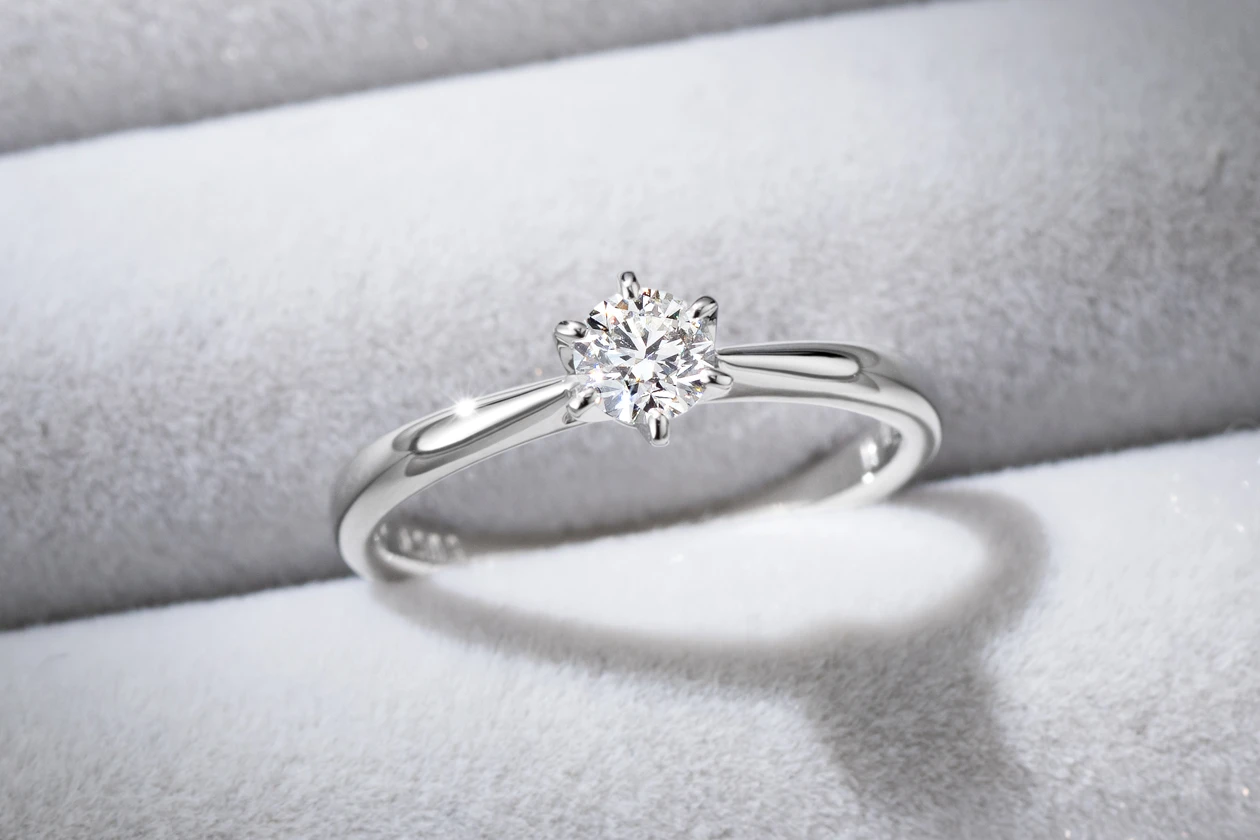 華奢な手元に似合うバランスにもこだわって