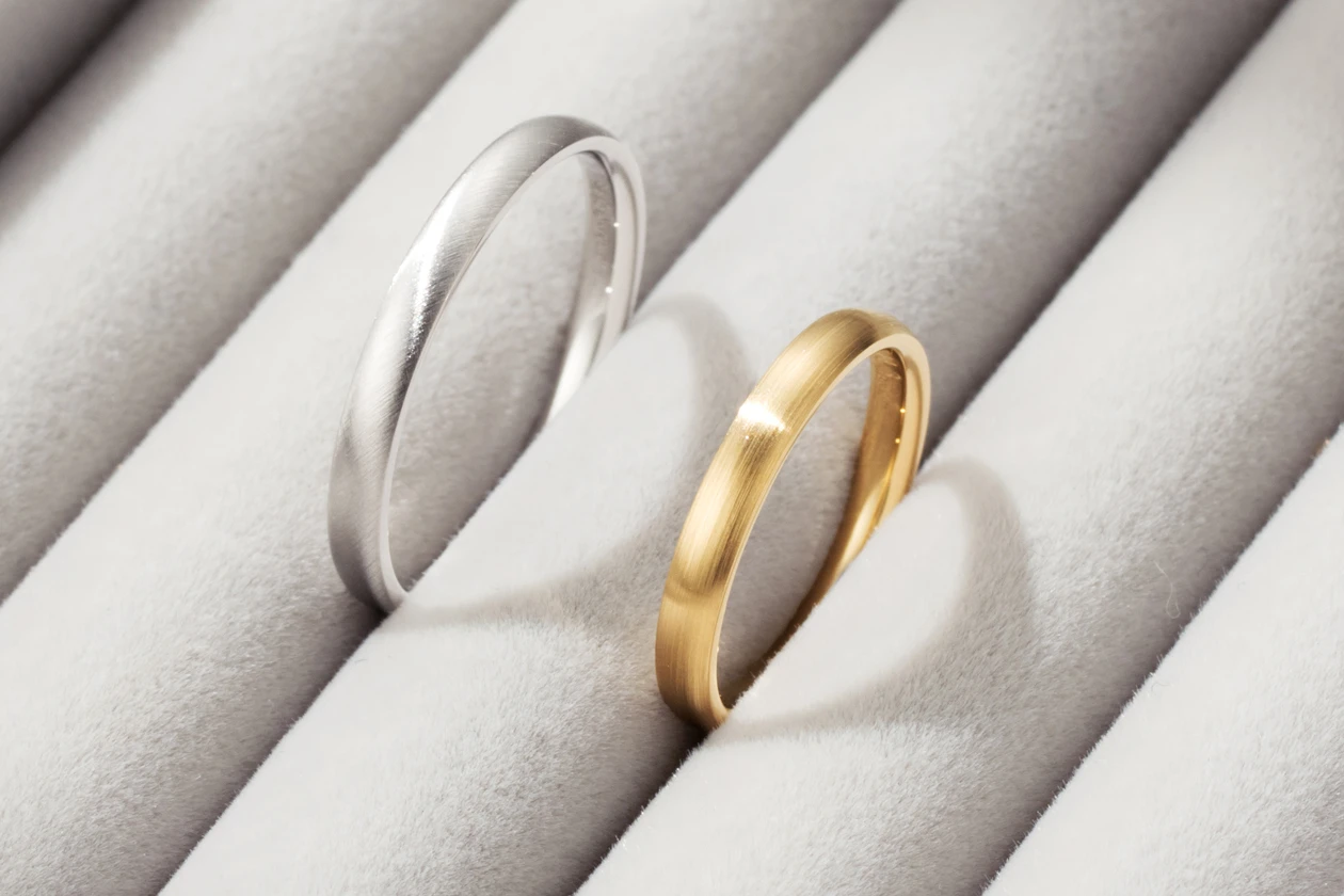 マットな質感の中に、それぞれの個性を