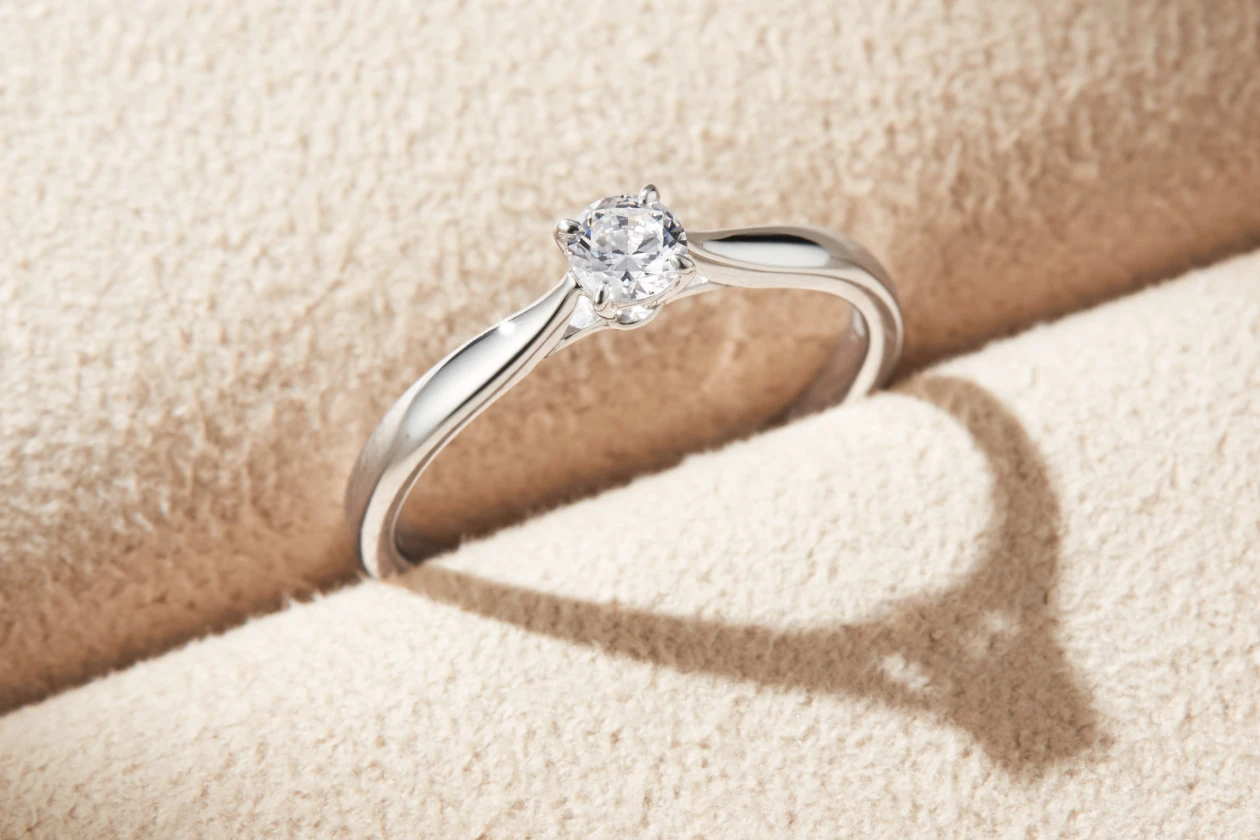 ブライダルらしさを大切にした、プラチナのソリティア