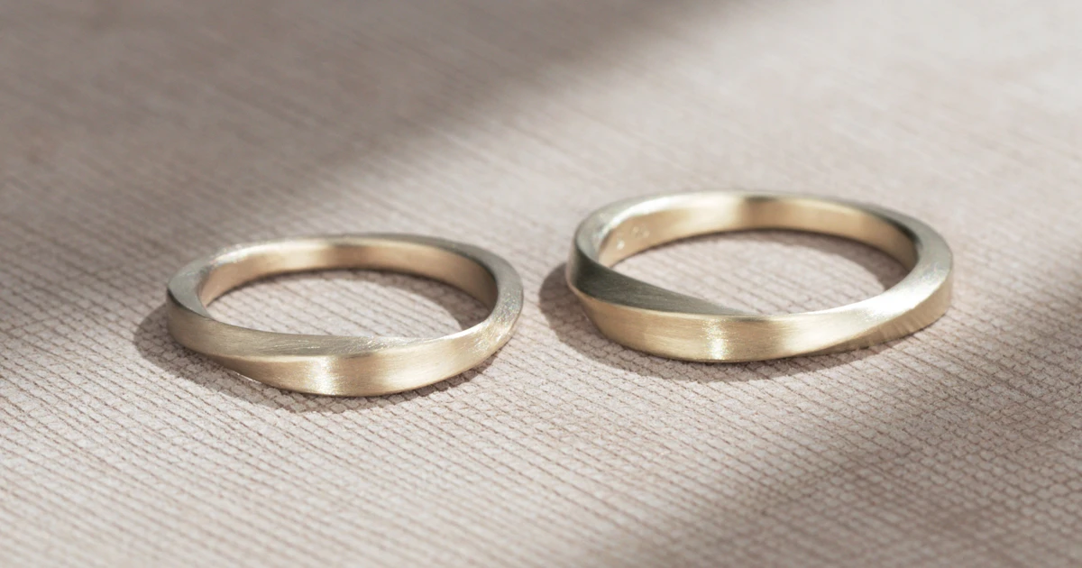 初めて見た瞬間から惹かれた。フォルムと質感、カラーのすべてがお気に入りの結婚指輪