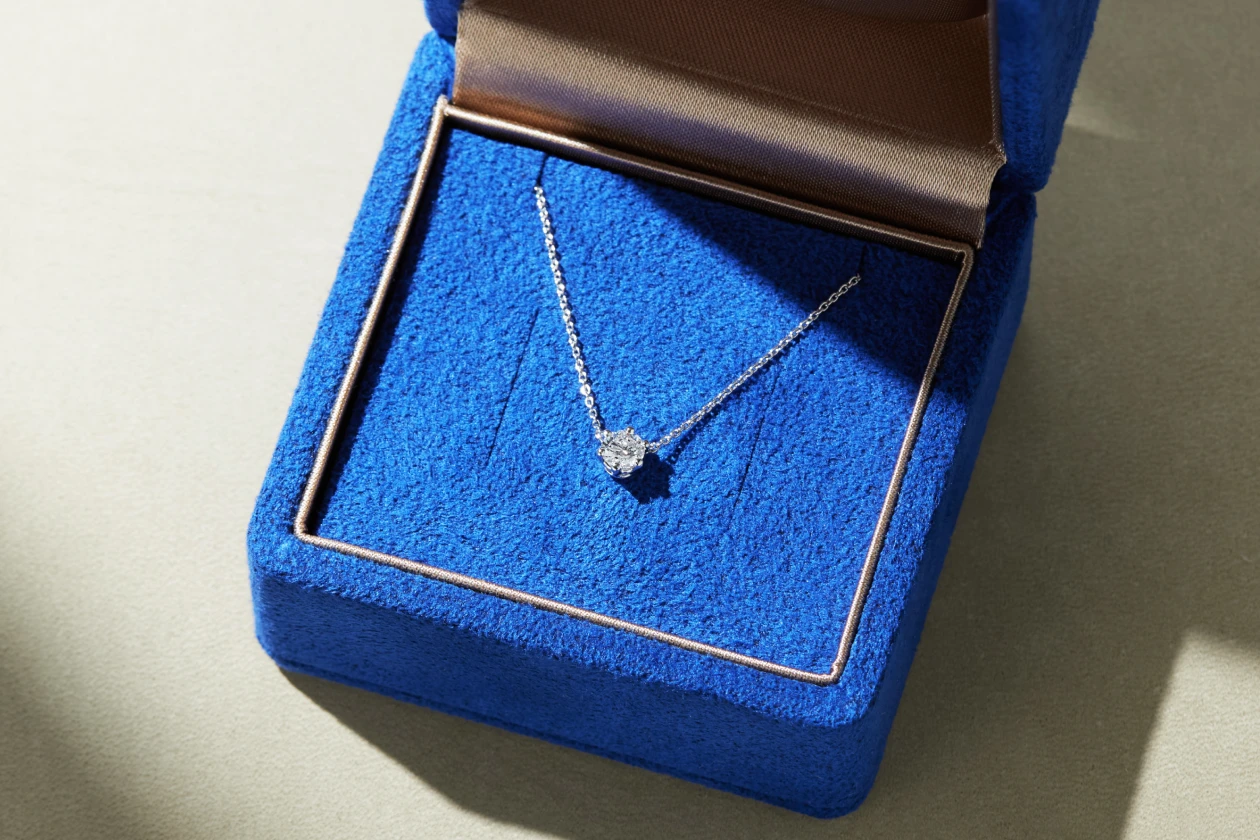 見えない部分にも想いを込めたダイヤモンド