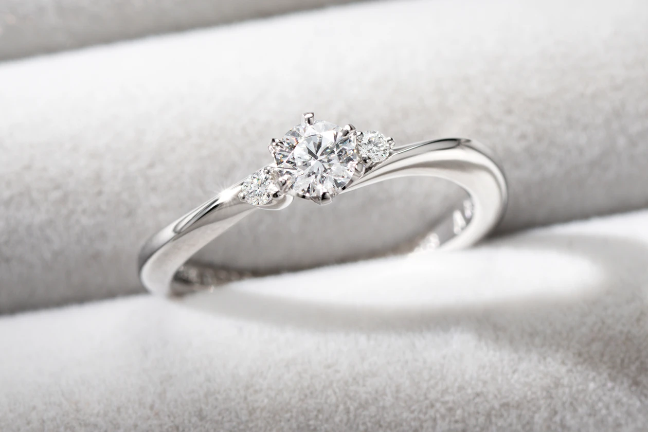 ウェーブ感とサイドストーンに惹かれて。未来に続く一本を選ぶということ