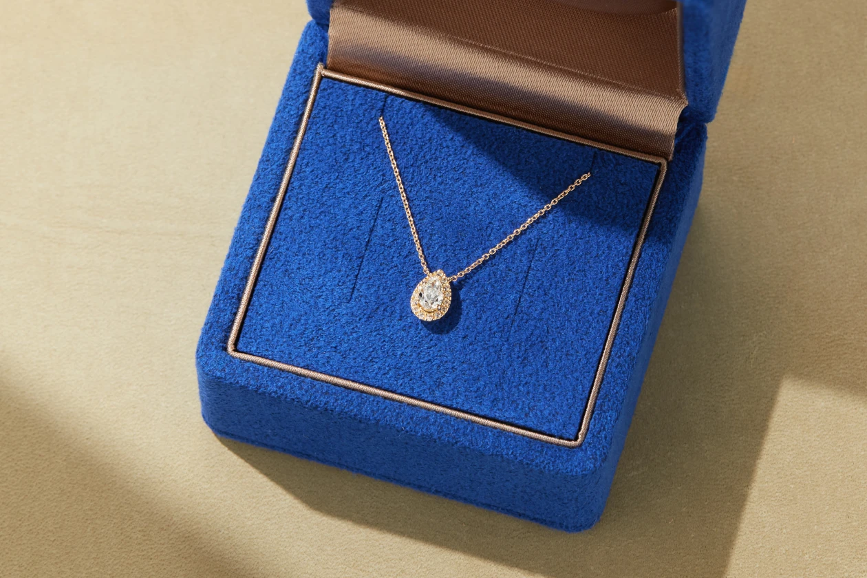 特別感と使いやすさを両立したデザインとダイヤモンドを目指して