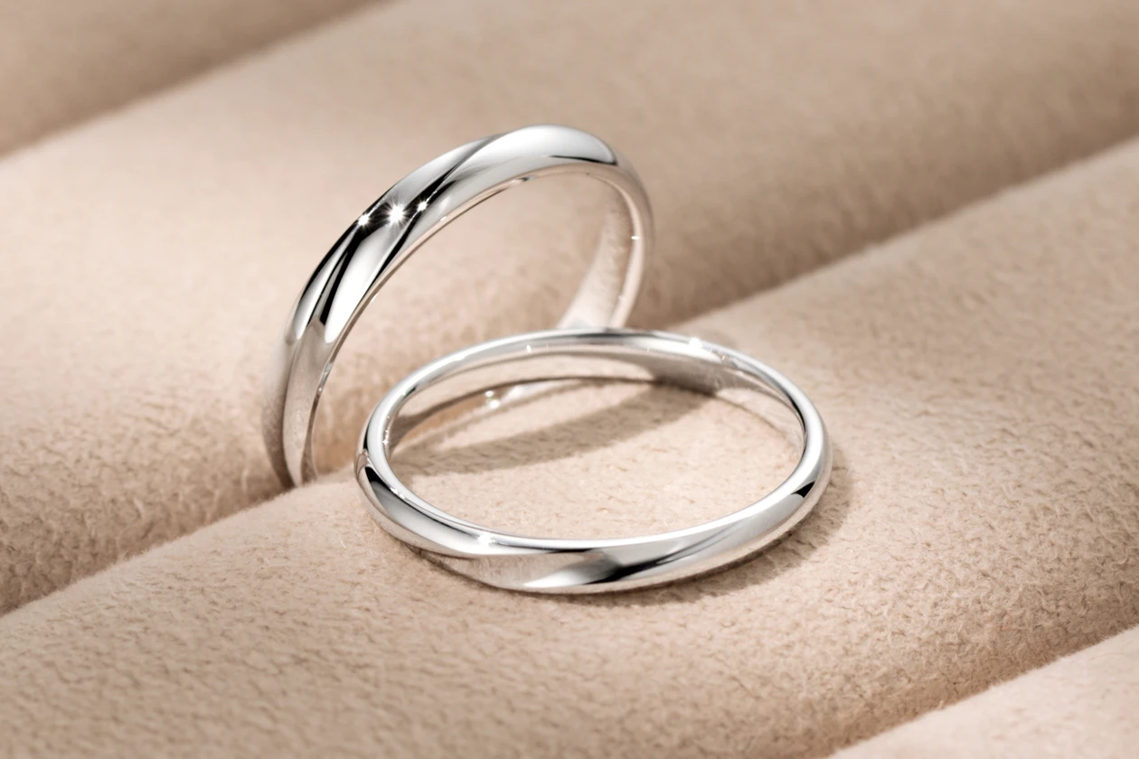 左手のラインにきれいに沿う『ルリエ』に惹かれて