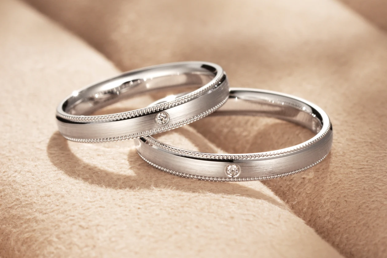 お二人に寄り添う、ふたつの静かな光