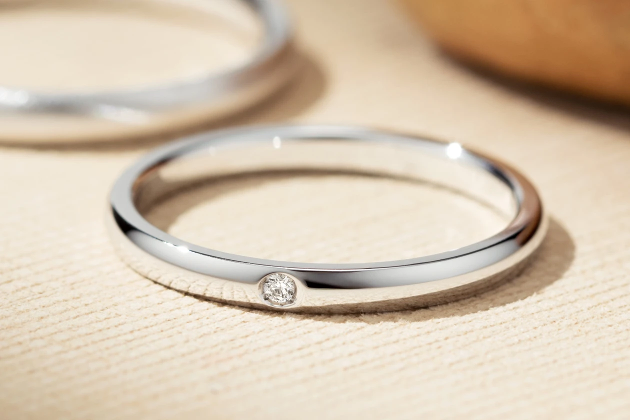 さりげないダイヤモンドに、自分だけの特別感を込めて