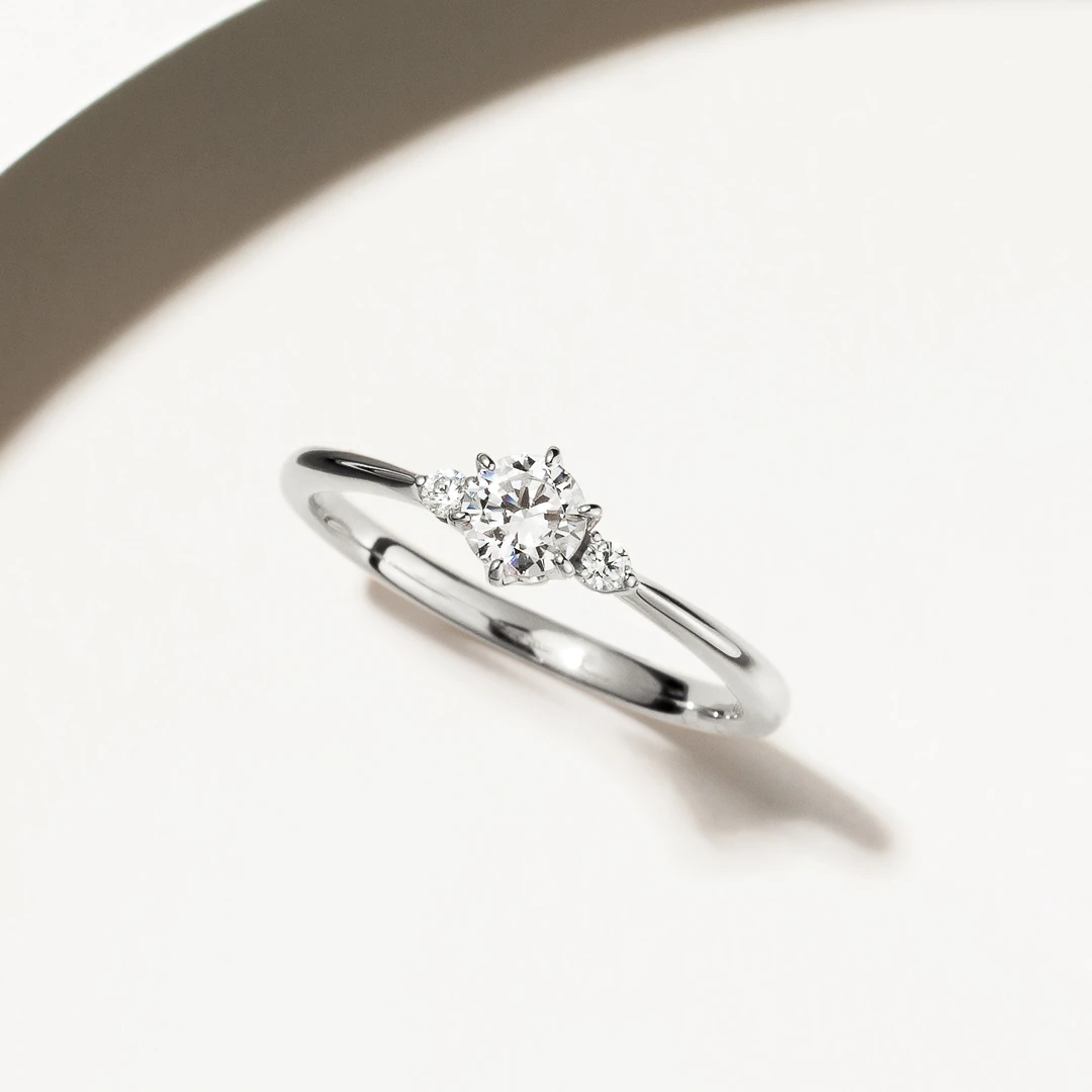 PT950 スプリング デュオ ダイヤモンド サイドストーン リング 0.7ct