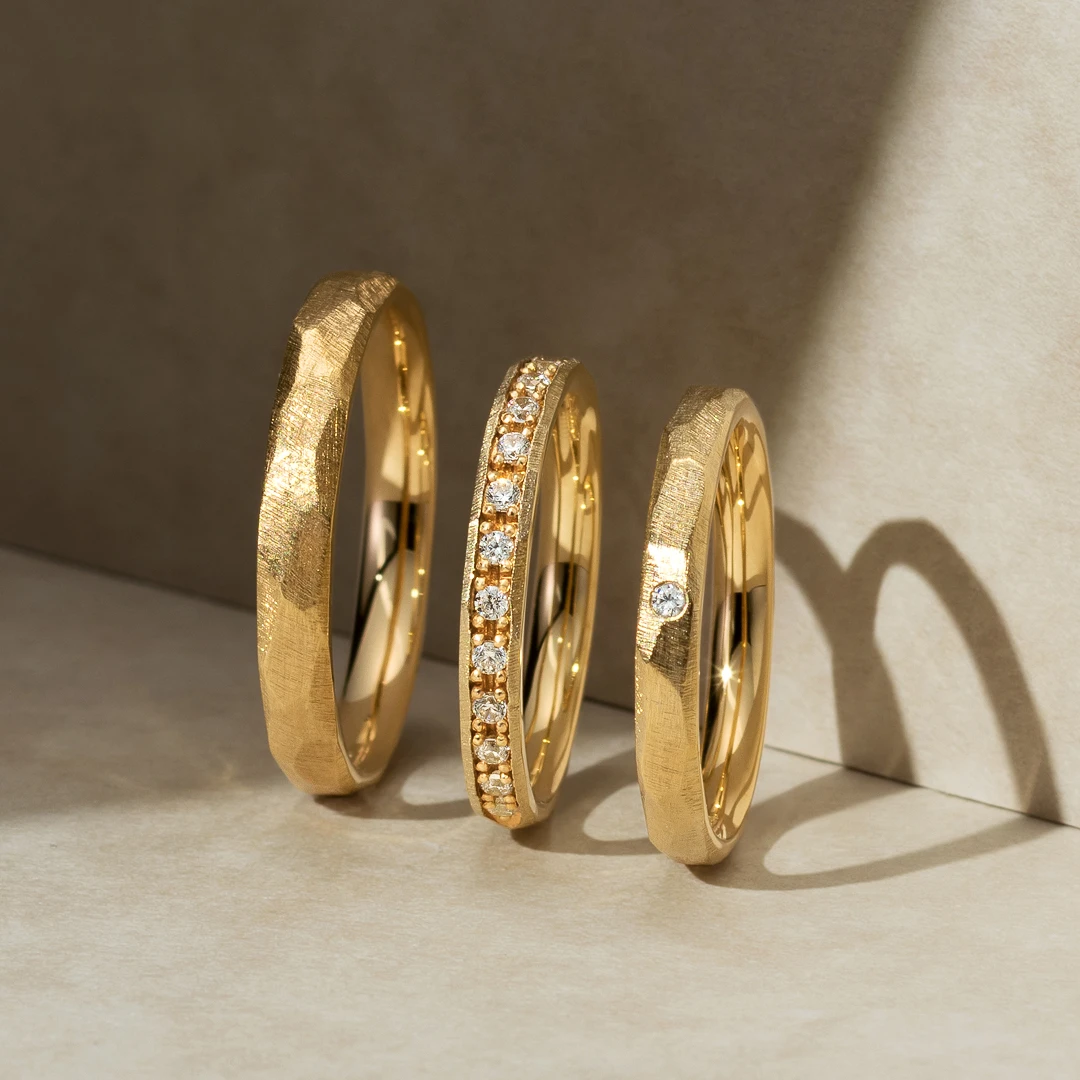 職人の手仕事のぬくもりと過ごすあたたかくどこか懐かしいオンリーワンのハーフエタニティリング