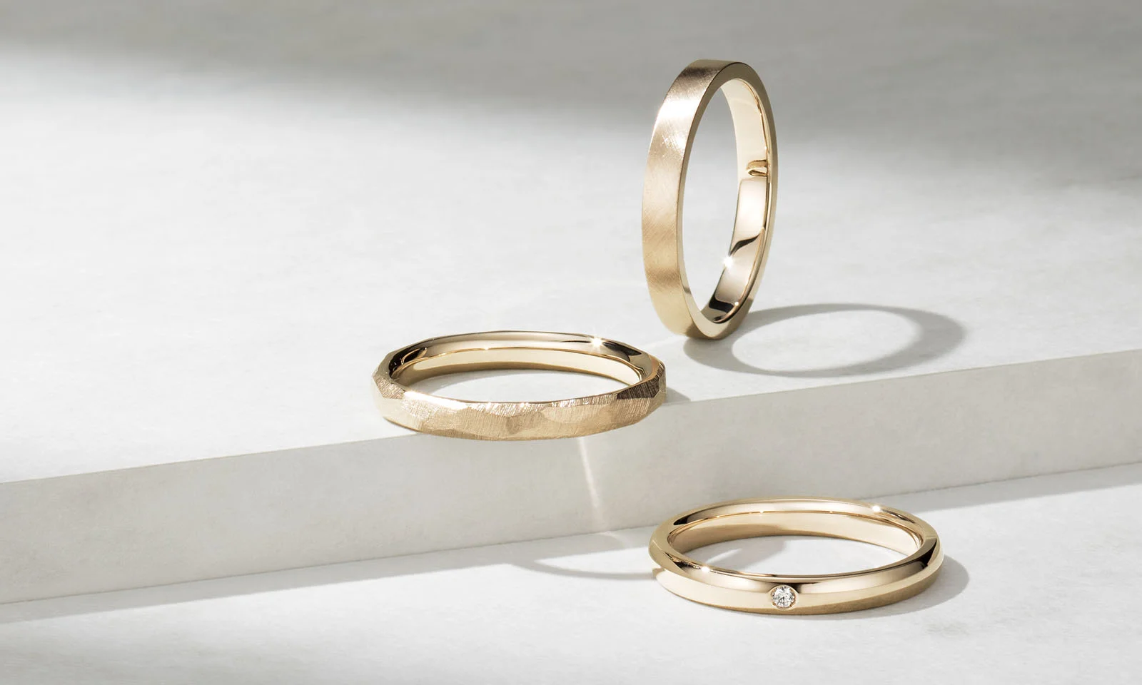 シャンパンゴールドの結婚指輪