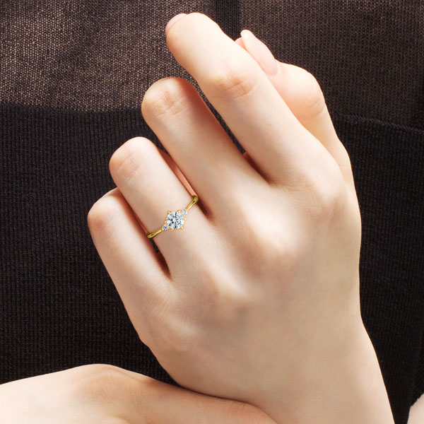 K18YG スプリング デュオ ダイヤモンド サイドストーン リング 0.5ct