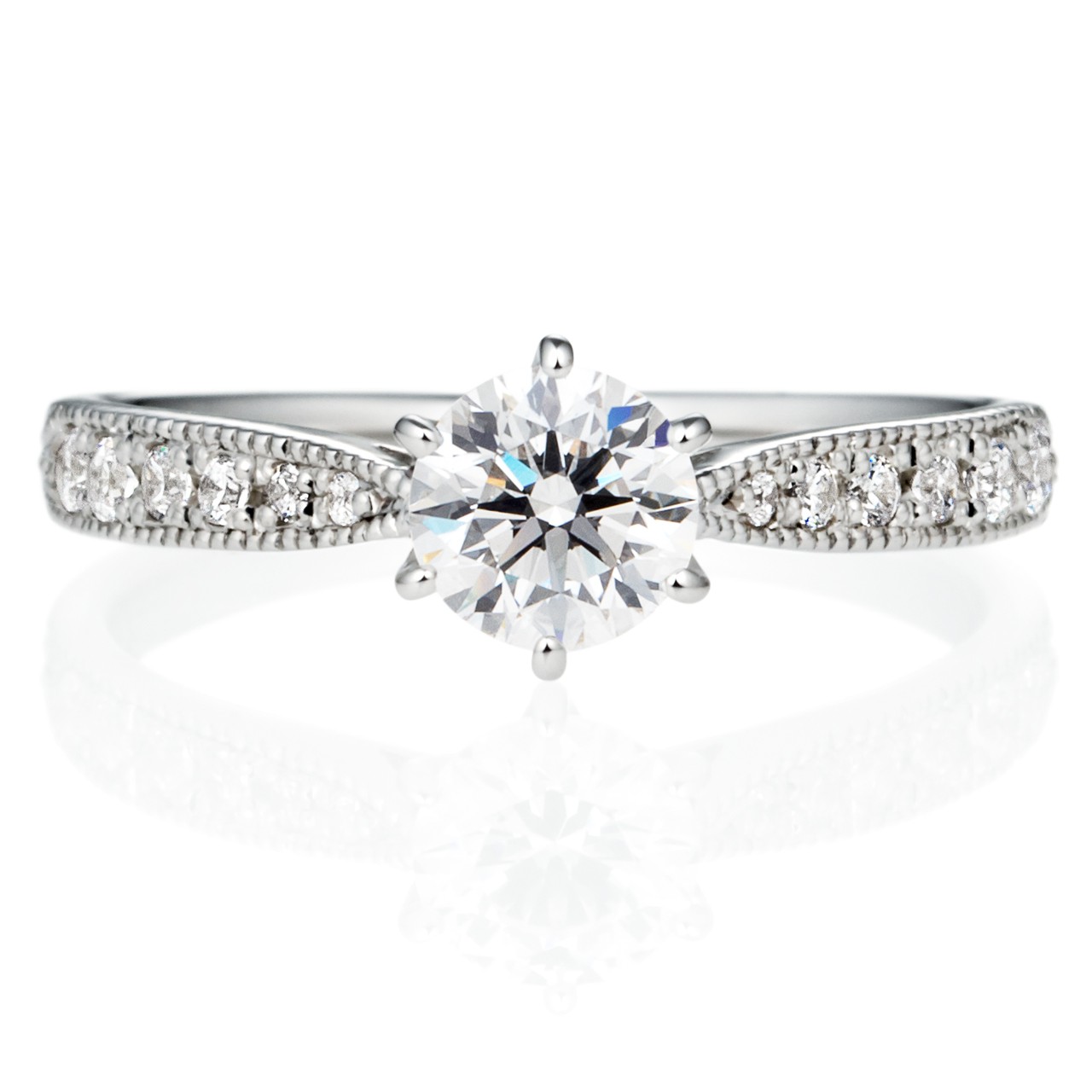 BRILLIANCE+のパヴェデザインの婚約指輪